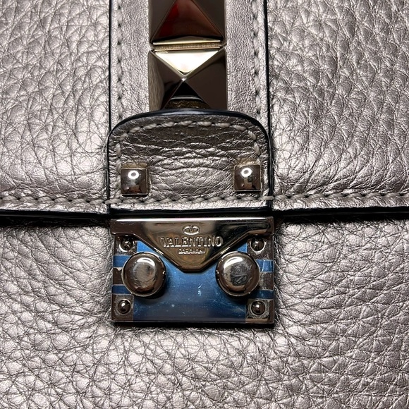 NEW Valentino Garavani Gold Rockstud Glam Lock Crossbody Flap Bag - Picture 9 of 15